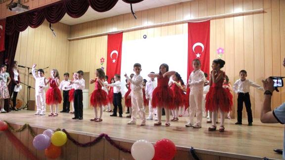 Cumhuriyet İlkokulu 1-B Sınıfı Okuma Bayramı Yapıldı.