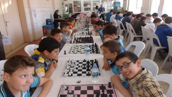 Şehit Öğretmen Mehmet Birol Mesleki ve Teknik Anadolu Lisesinde 10. Geleneksel Satranç Turnuvası Yapıldı.